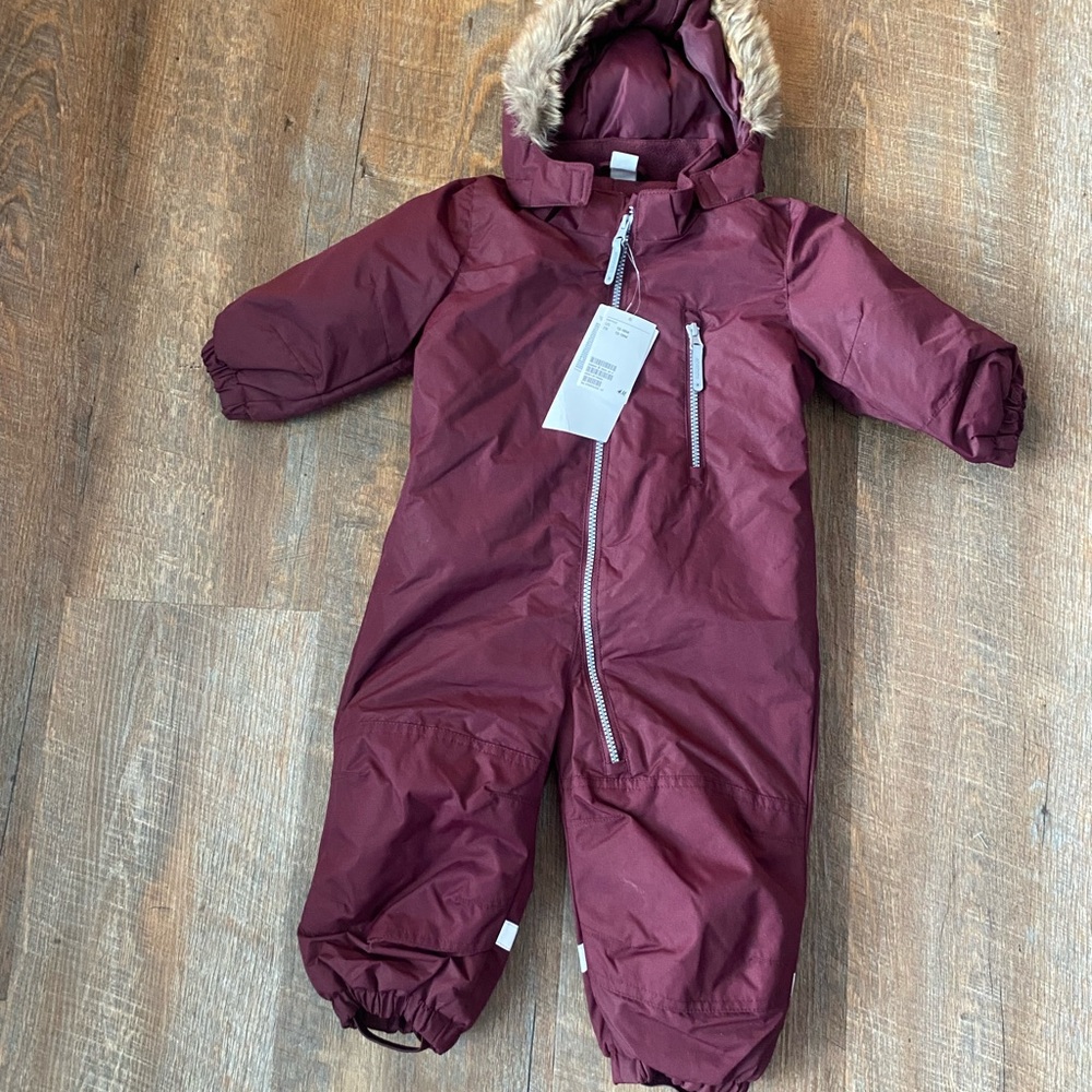 NWT H&M Water Repellent dark red snowsuit 12-18 month size with fur-trimmed hood